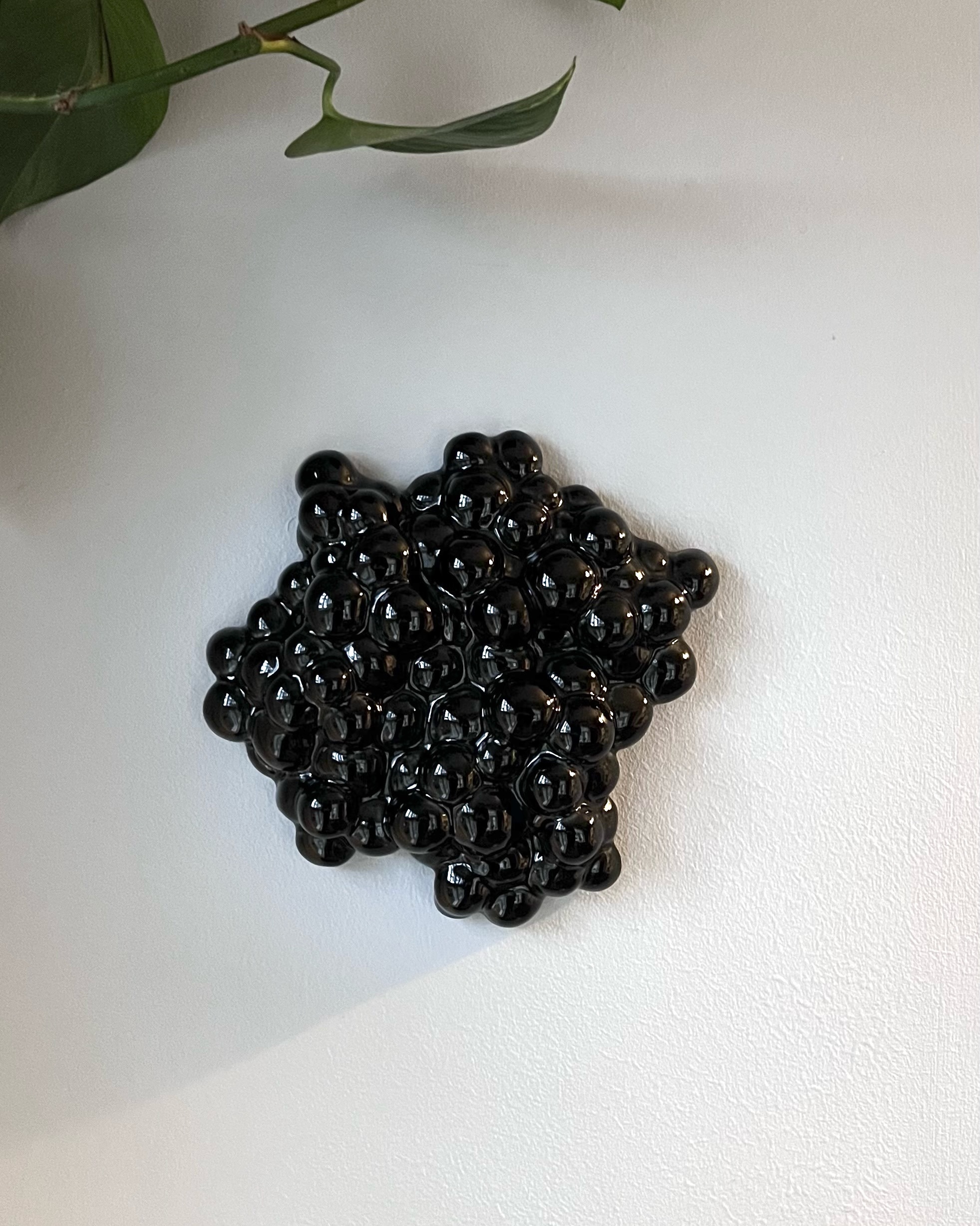 Kutu II -seinäveistos - Image 2