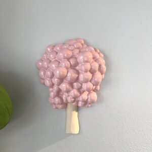 Kutupuu -seinäveistos, pinkki