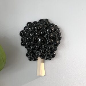 Kutupuu -seinäveistos, musta