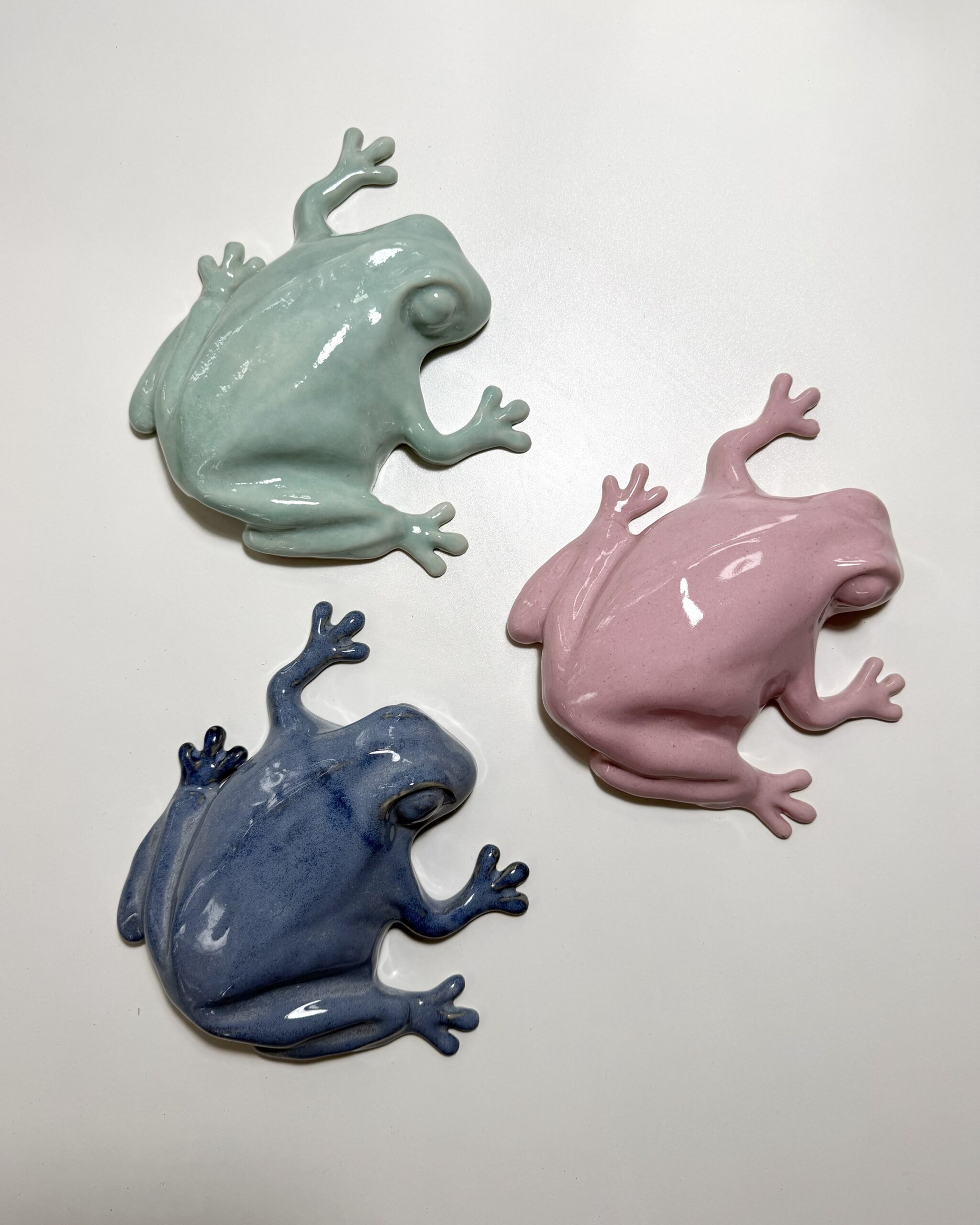 The Frog -wall sculpture, mint - Image 3