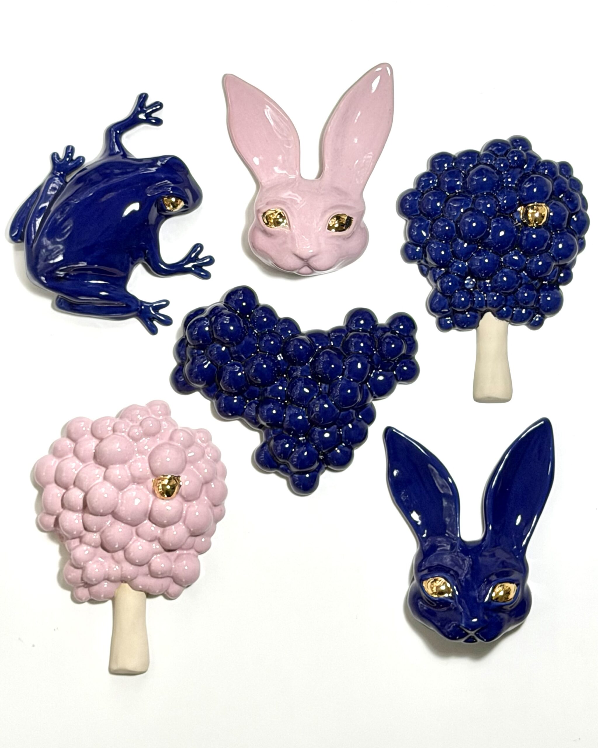 The Frog -wall sculpture, Blue, Golden eyes - Image 3