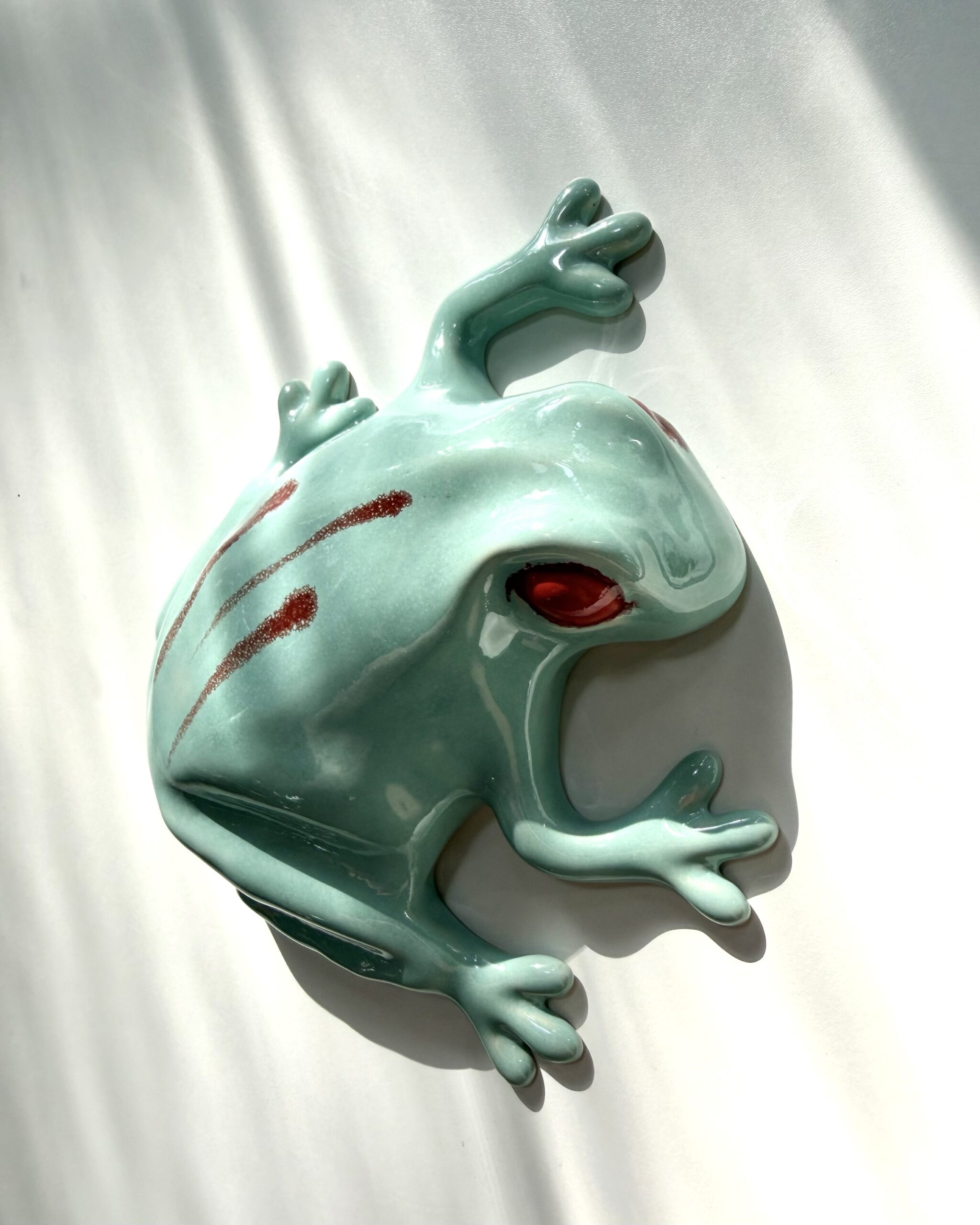 The Frog -wall sculpture, mint - Image 2