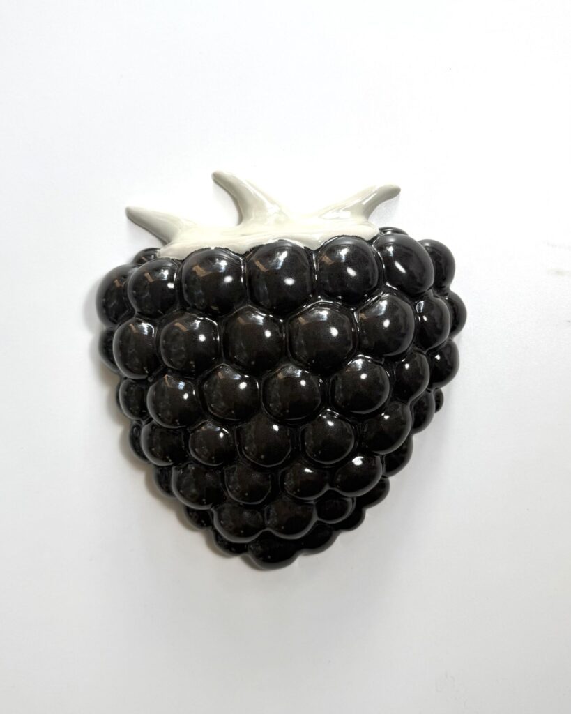 Raspberry -wall sculpture, black
