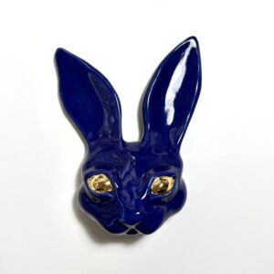 Jänö Kultasilmä -wall sculpture, Blue