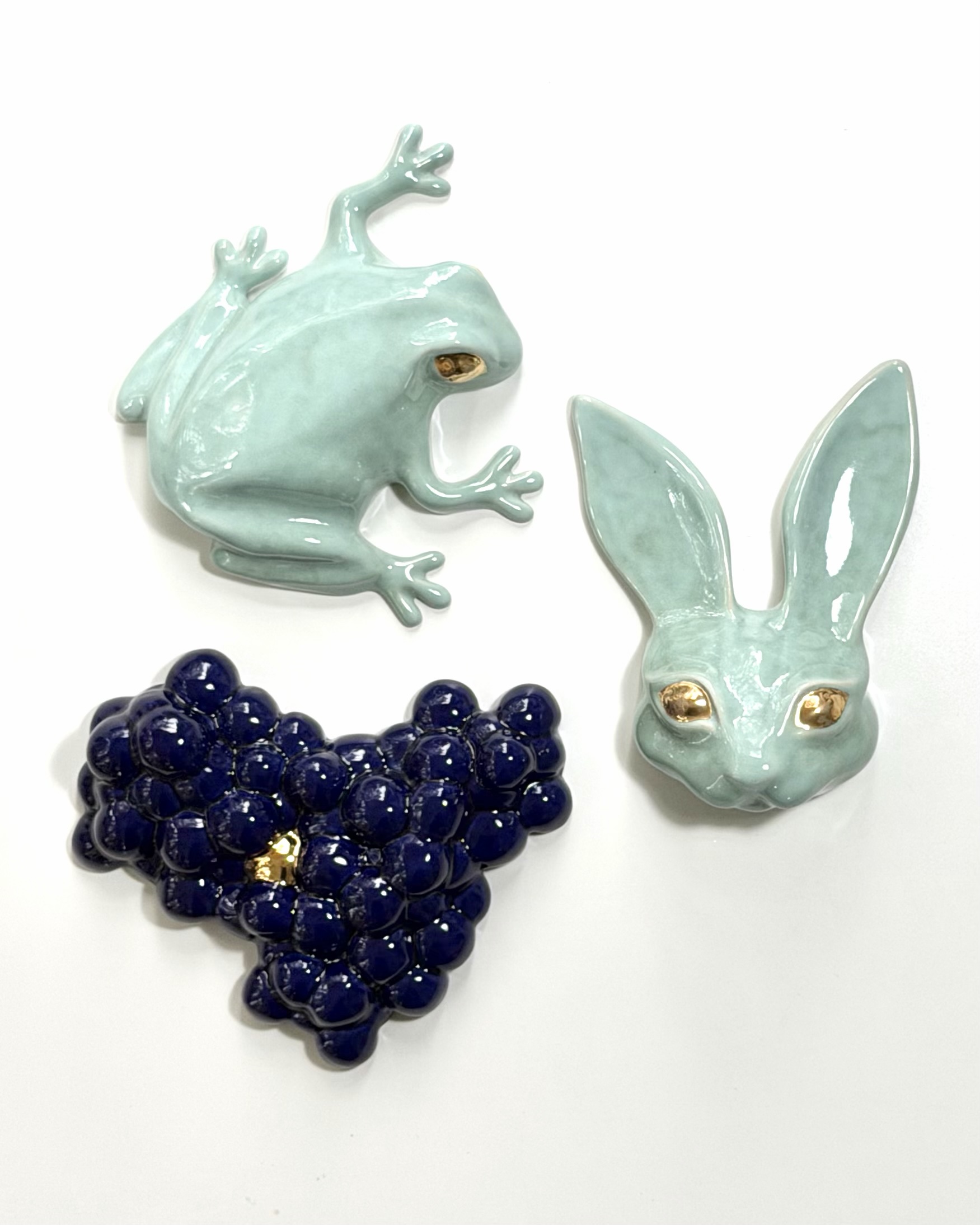 The Frog -wall sculpture, mint, Golden eyes - Image 3