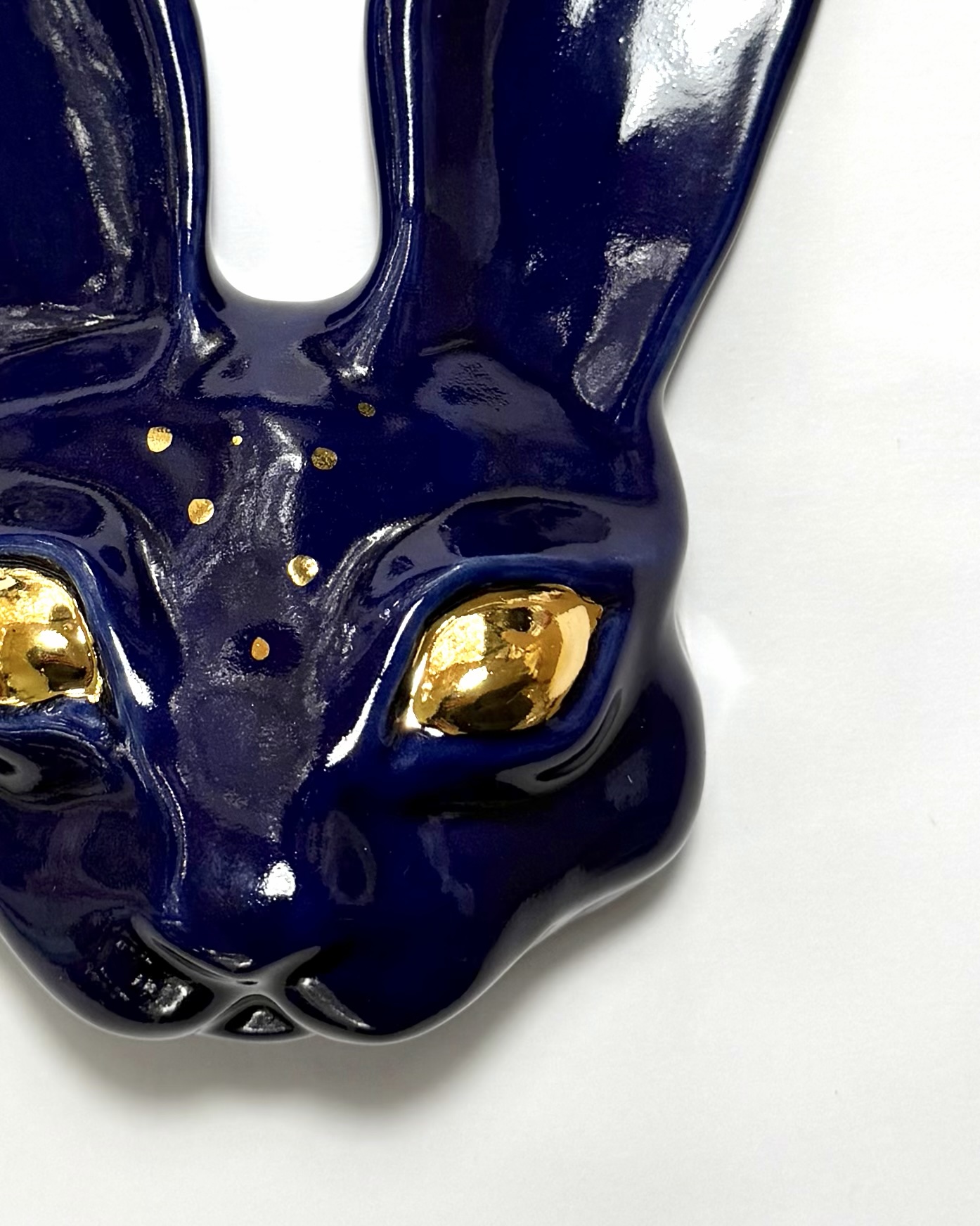 Jänö Kultasilmä -wall sculpture, Blue, dots - Image 3