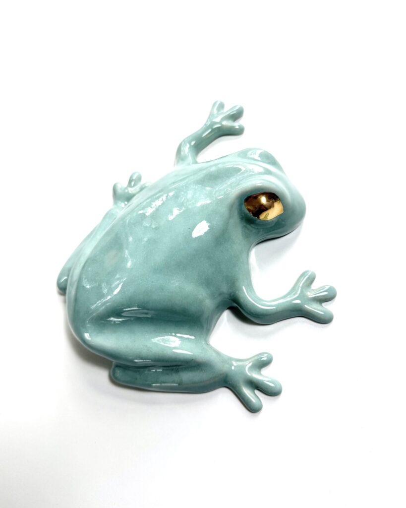 The Frog -wall sculpture, mint, Golden eyes