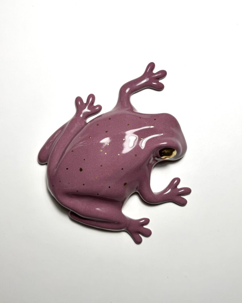 The Frog -wall sculpture, Raspberry