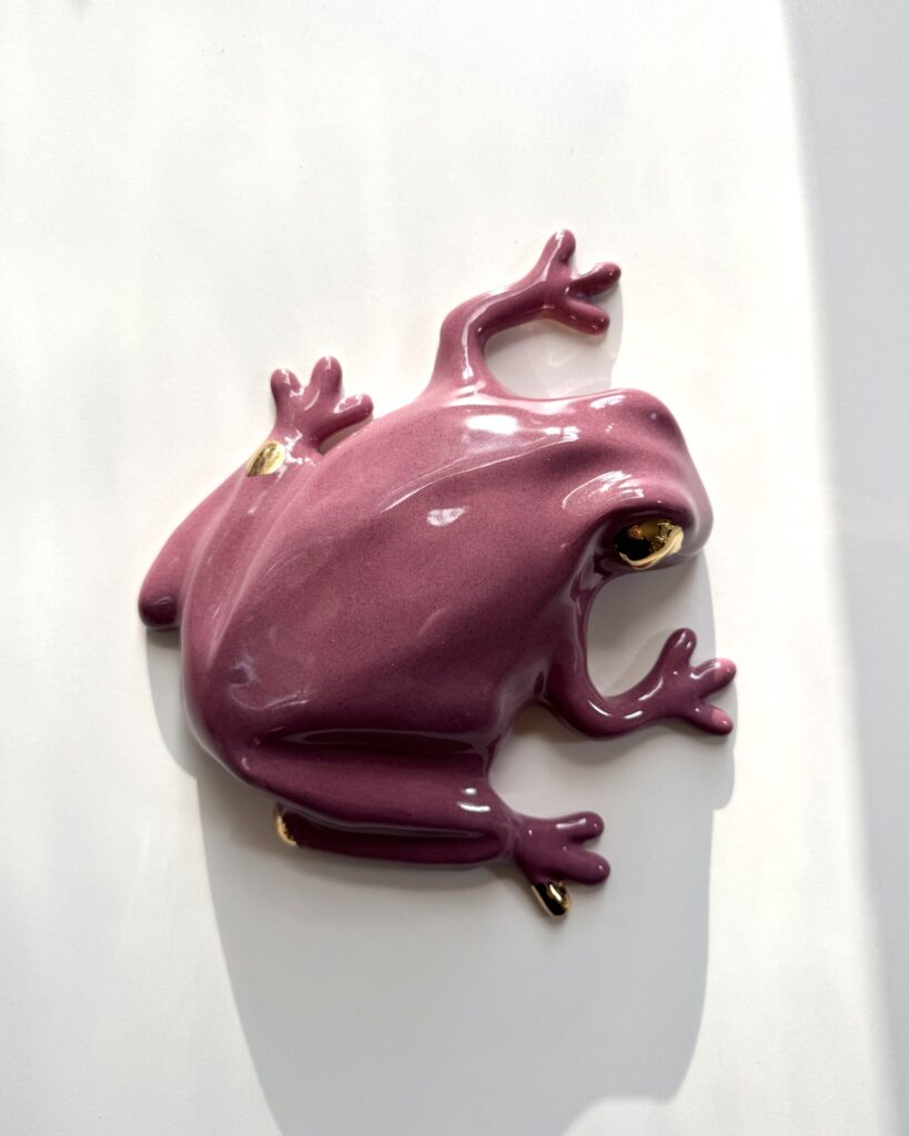 The Frog -wall sculpture, Raspberry